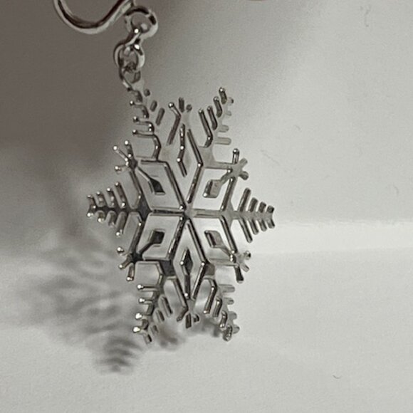 VTG AVON Silver-Tone Snowflake Dangle Clip-On Earrings Winter Christmas - Picture 5 of 10